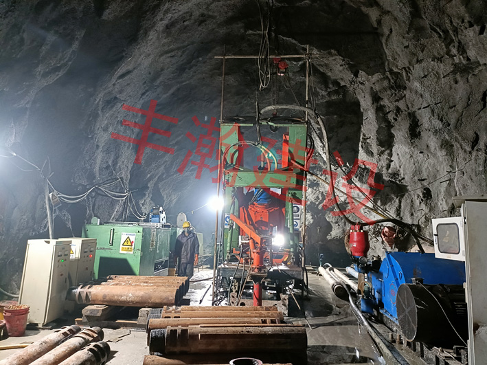 尼泊爾三金考拉水電站，第二條60°斜井一次成井，2.6米直徑，深度250米，成功開(kāi)鉆